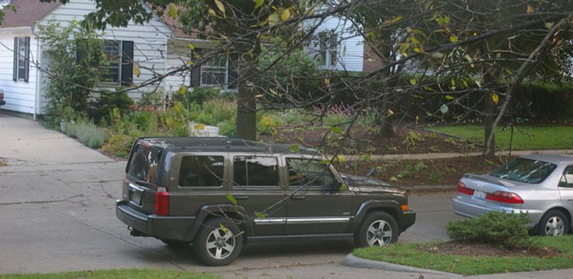 Blocked Driveway Towing: What to Do When Someone Blocks Your Driveway in Memphis